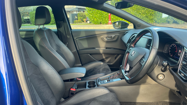 SEAT Leon 1.5 TSI EVO 150 FR Black Edition [EZ] 5dr DSG Petrol Hatchback